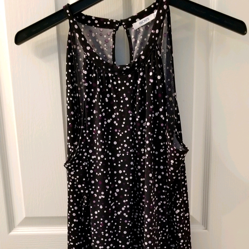 Sleeveless blouse